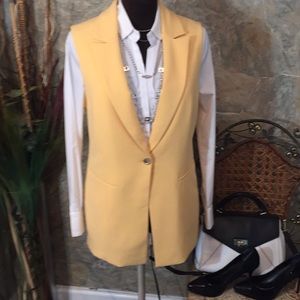 White House Black market ☀️ stunning yellow vest